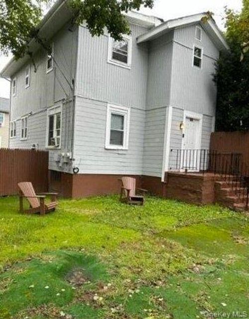 105 Hawkins Blvd, Copiague, NY, 11726-4809 | Card Image