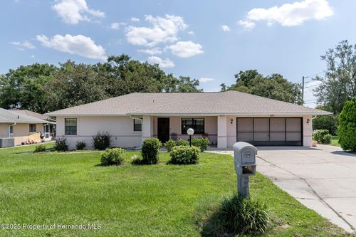250 W Thistle Pl, BEVERLY HILLS, FL, 34465-3845 | Card Image