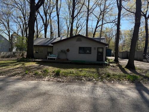 11680 Oriole Dr, Lakeview, MI, 48850-9753 | Card Image