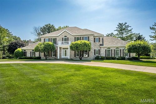 2300 Sterling Pointe Dr, Chesterfield, MO, 63005-4510 | Card Image