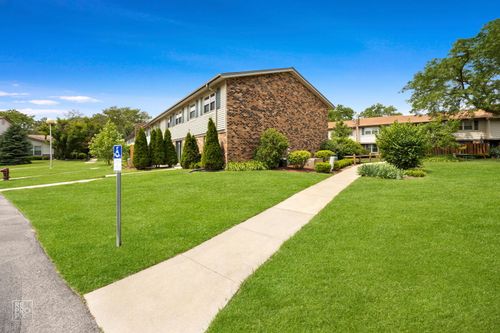 unit-11-7312 Winthrop Way, Downers Grove, IL, 60516-4074 | Card Image