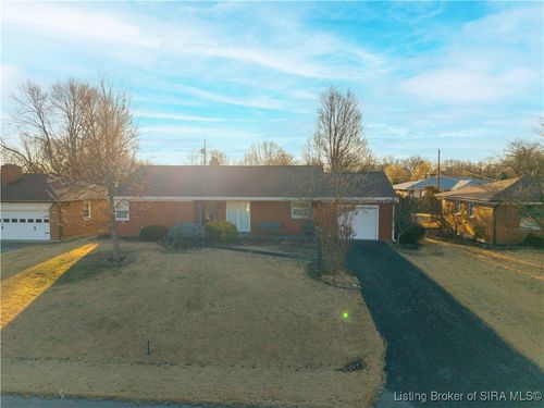 106 W Rosewood Dr, Clarksville, IN, 47129-1744 | Card Image