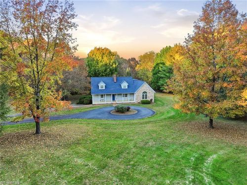 1601 S Peace Haven Rd, Clemmons, NC, 27012-8674 | Card Image