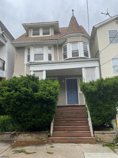 28 N 6th St, Newark, NJ, 07107-2914 | Card Image