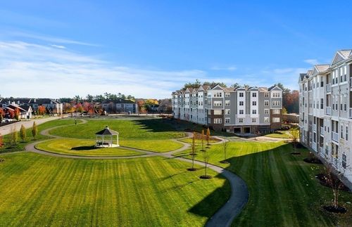 401-320 Martins Lndg, North Reading, MA, 01864 | Card Image