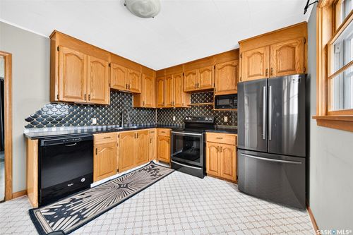 345 Mcintyre Street, Regina, SK, S4R2L9 | Card Image