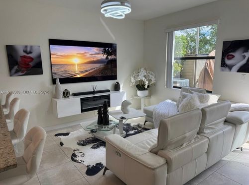 3400 W 92nd Pl, Hialeah, FL, 33018-2071 | Card Image