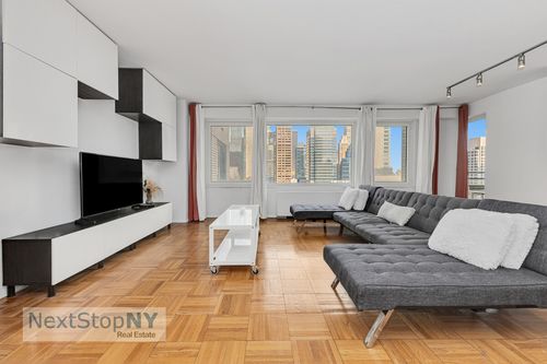 24e-303 E 57th St, New York, NY, 10022-2693 | Card Image