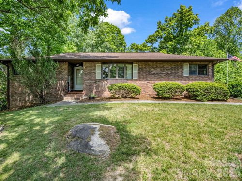 156 Deer Run, Hendersonville, NC, 28739-2251 | Card Image