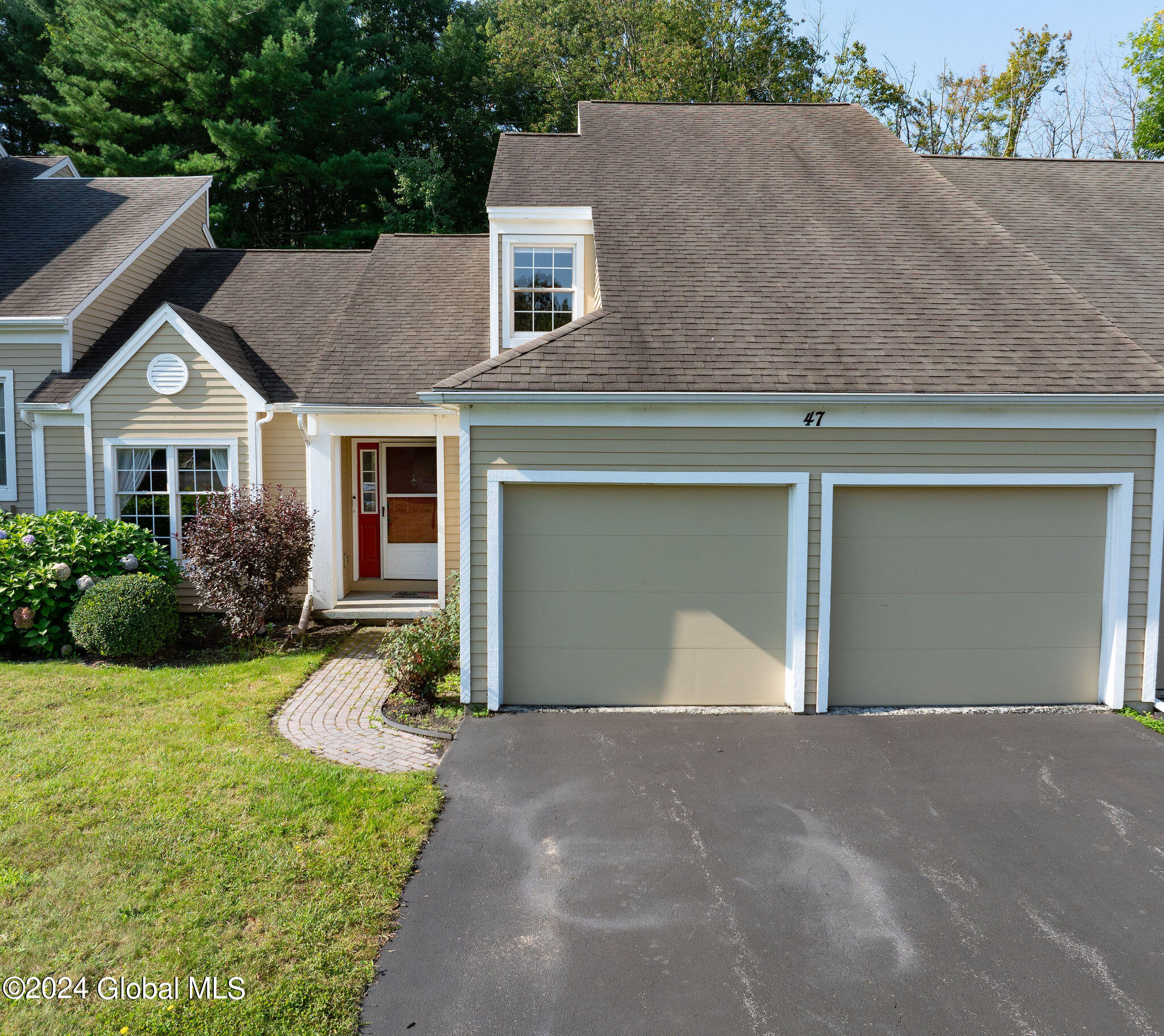 Ridgefield Dr, Voorheesville, NY 12186