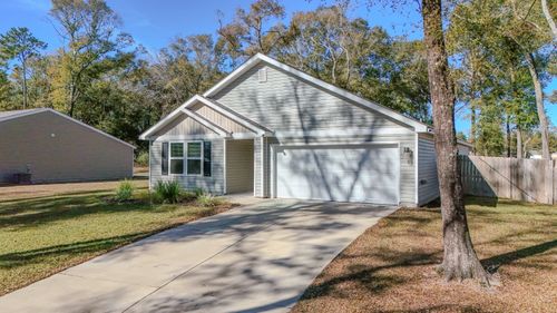 252 Squirrel Rd, Defuniak Springs, FL, 32433-7831 | Card Image