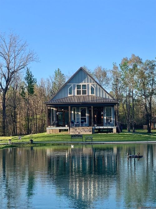 10082 Swanson Ln, Port Allen, LA, 70767-5336 | Card Image