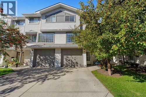 66 Kingsland Villas Sw, Calgary, AB, T2V5J9 | Card Image
