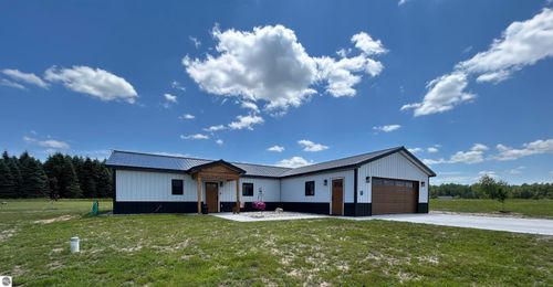 635 Grouse Dr, Kalkaska, MI, 49646-8366 | Card Image