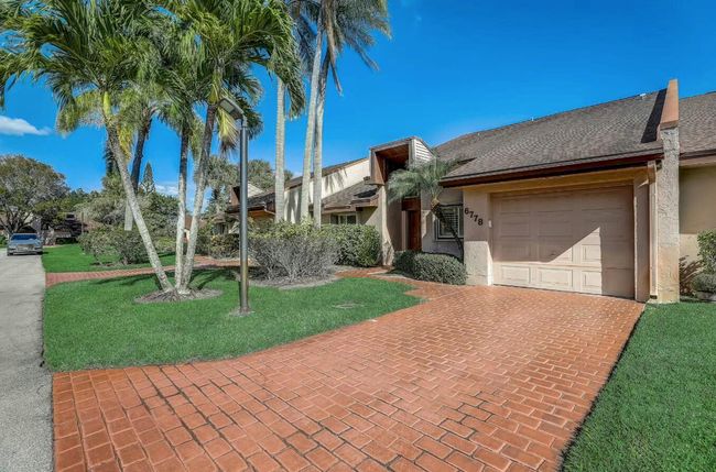 6778 Versailles Ct, Condo with 2 bedrooms, 3 bathrooms and null parking in Lake Worth FL | Image 30
