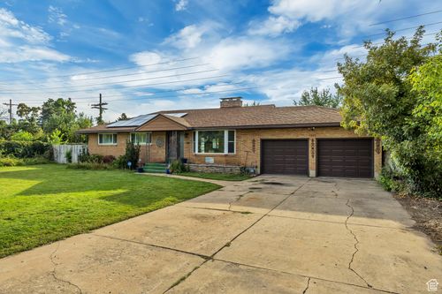 4995 Ben Lomond Ave, South Ogden, UT, 84403-4119 | Card Image