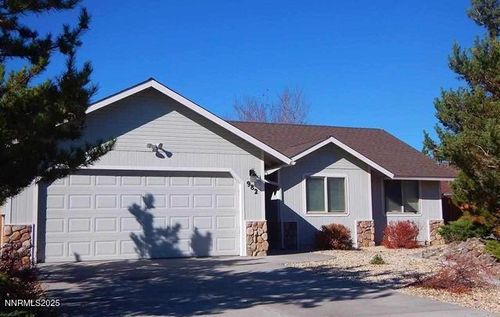 982 Starleaf Ct, Carson City, NV, 89705-8035 | Card Image