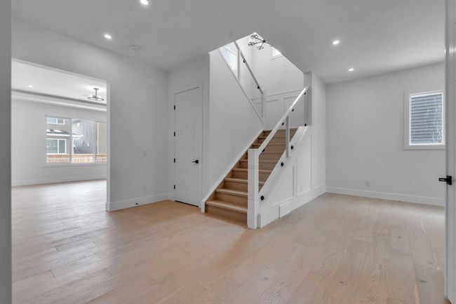 223 Kinniburgh Loop, House other with 4 bedrooms, 4 bathrooms and 5 parking in Chestermere AB | Image 9
