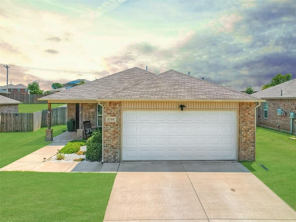 Glover River Dr, Yukon, OK 73099