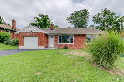 6921 Forest Hill Dr, Saint Louis, MO, 63121-2731 | Card Image