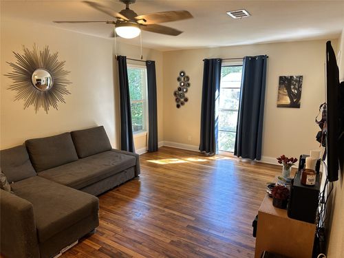 1119 Lucille St, Irving, TX, 75060-5462 | Card Image
