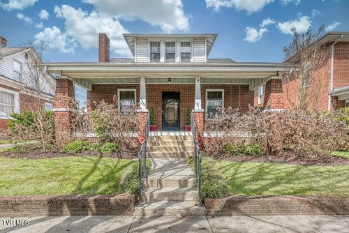 604 W Maple St, Johnson City, TN, 37604-6606 | Card Image