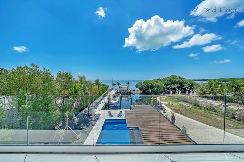 16 Seaside Ave, Key Largo, FL, 33037-3839 | Card Image