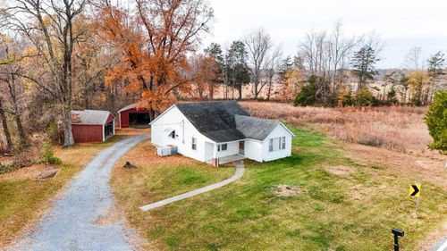 1089 Straightstone Rd, Long Island, VA, 24569-5041 | Card Image