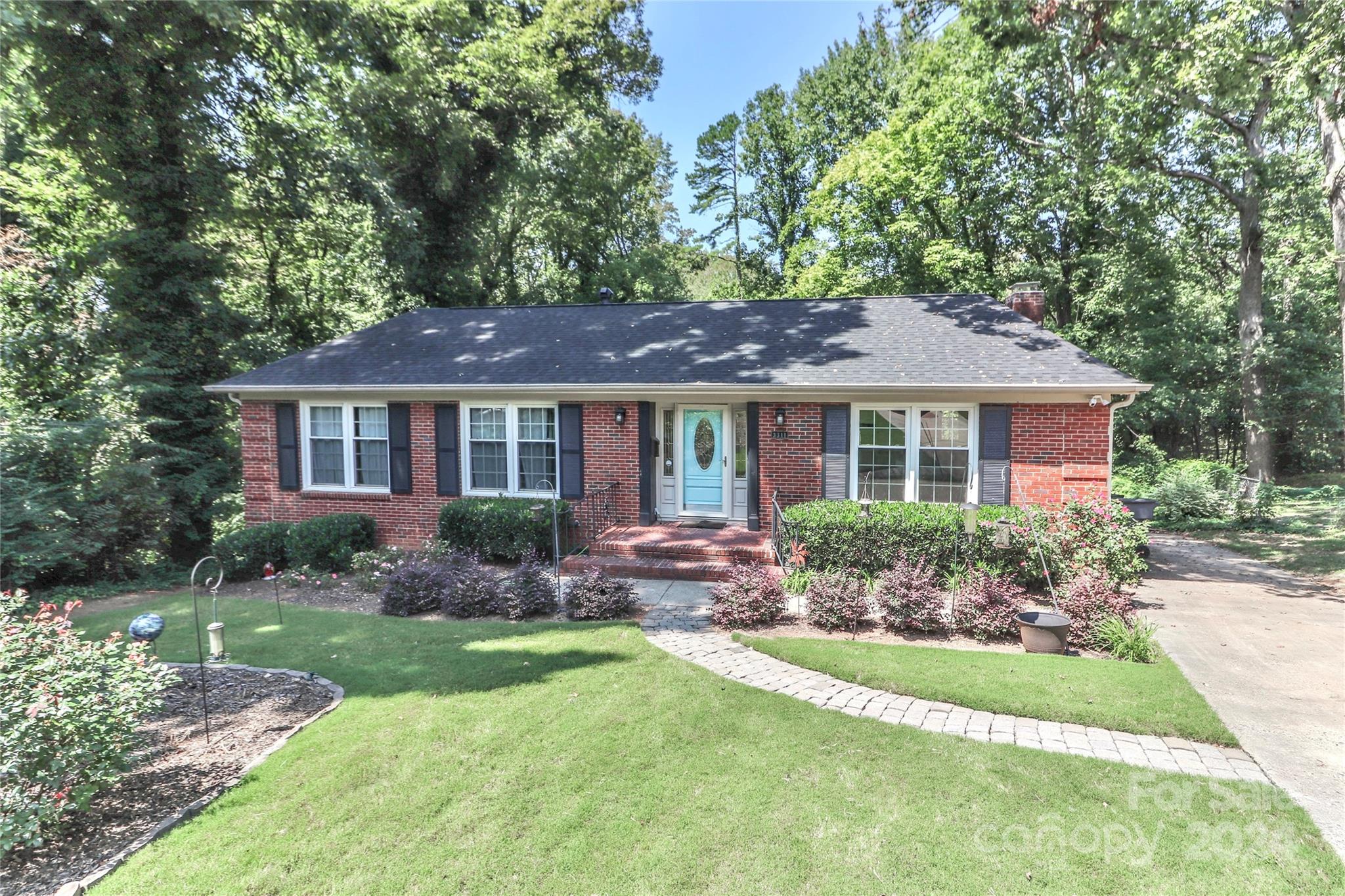 Tyrone Dr, Charlotte, NC 28215