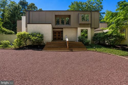 11 Pinecrest Dr, Medford, NJ, 08055-8512 | Card Image
