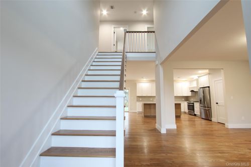 5 Colonial Cir, Manorville, NY, 11949 | Card Image