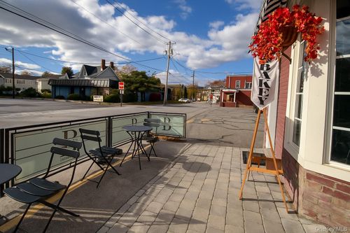 19 Robinson St, Fishkill, NY, 12524-1805 | Card Image