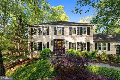 3121 Trenholm Dr, OAKTON, VA, 22124-1329 | Card Image