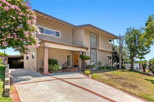 648 Uclan Dr, Burbank, CA, 91504-3935 | Card Image
