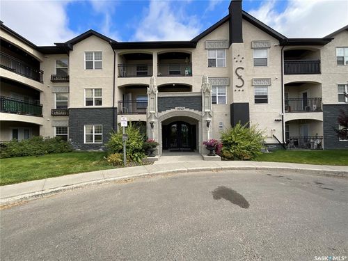 102-1640 Dakota Dr, Regina, SK, S4Z0A4 | Card Image