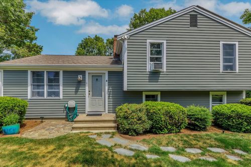 1 Sandy Ln, Bourne, MA, 02532-3915 | Card Image