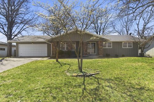 2466 E Cambridge St, Springfield, MO, 65804-3932 | Card Image