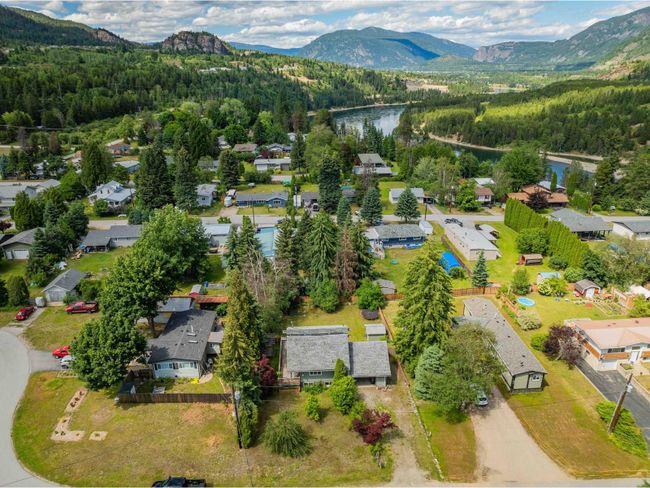 421 104th St, House other with 3 bedrooms, 3 bathrooms and null parking in Castlegar BC | Image 49
