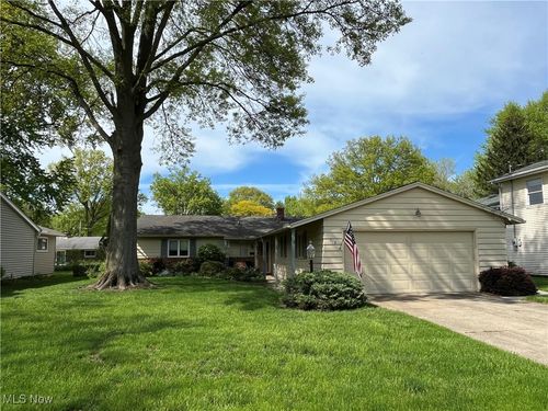 319 Robin Dr, Berea, OH, 44017-2026 | Card Image