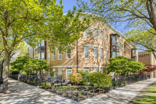 2477 W Montrose Ave, Chicago, IL, 60618-1605 | Card Image