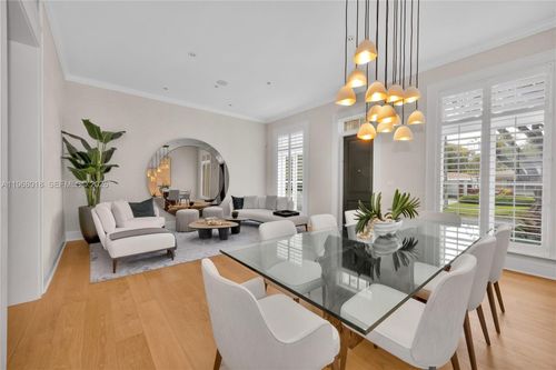 639 Almeria Ave, Coral Gables, FL, 33134-5602 | Card Image