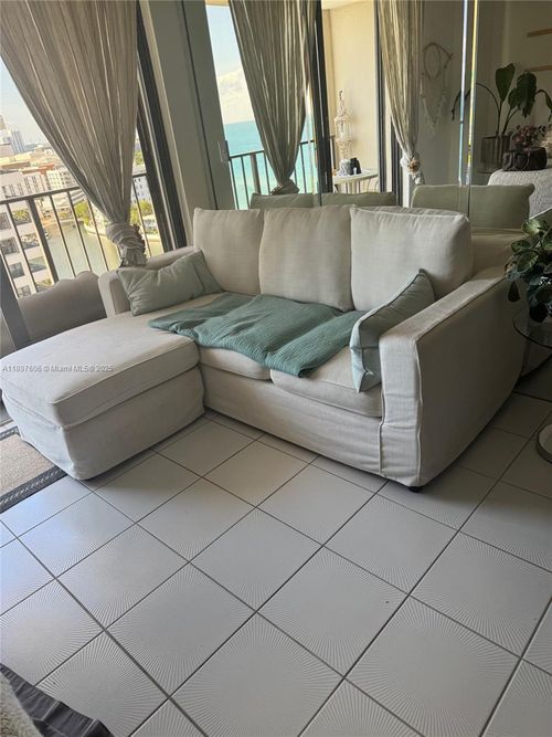 apt-1702-2625 Collins Ave, Miami Beach, FL, 33140-4750 | Card Image