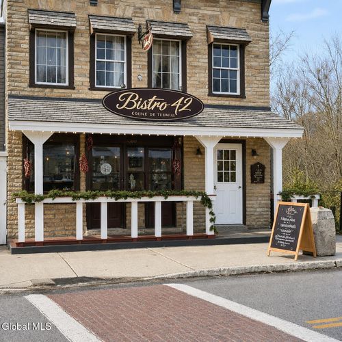 42 Classic St, Hoosick Falls, NY, 12090-1325 | Card Image