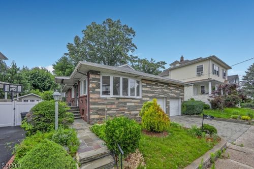 21 E Central Ave, Bergenfield, NJ, 07621-1317 | Card Image