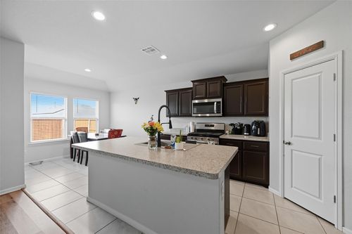 10450 Fort Clark Trl, Crowley, TX, 76036-3576 | Card Image