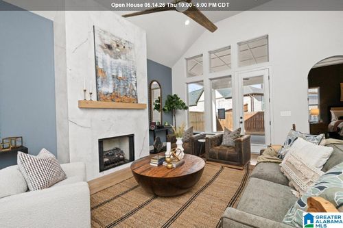 6124 Avonleigh Crescent, HOOVER, AL, 35244 | Card Image