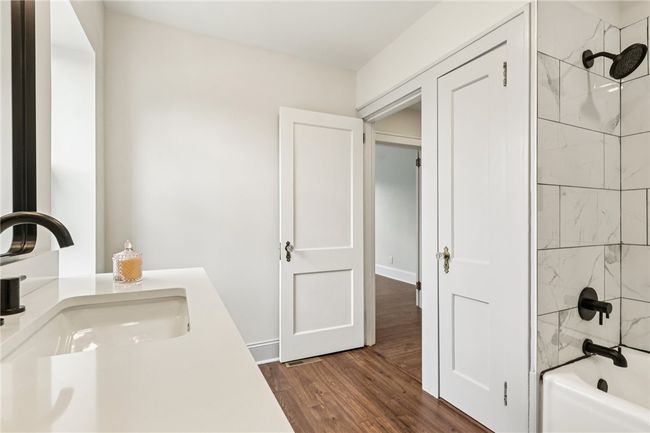 Full Bath | Image 29