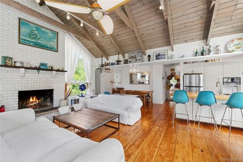 148 Monroe Dr, Montauk, NY, 11954-5005 | Card Image