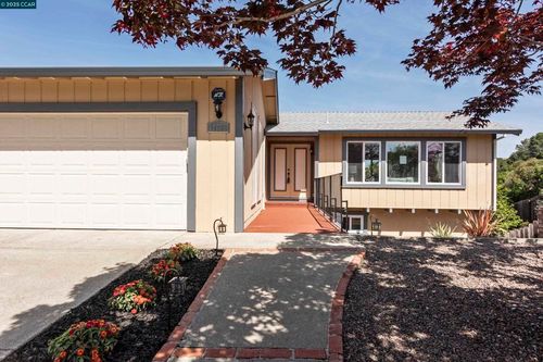 18509 Greenridge Ct, Castro Valley, CA, 94552-1809 | Card Image
