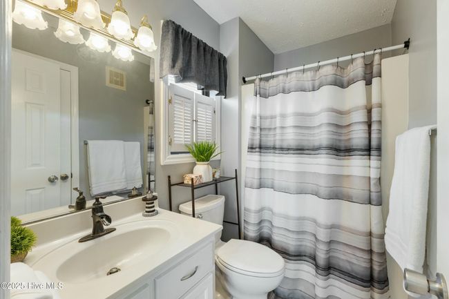APT-1F - 505 Carolina Beach Ave N, Condo with 2 bedrooms, 2 bathrooms and null parking in Carolina Beach NC | Image 14